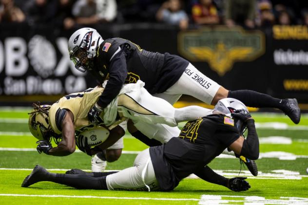 San Diego Strike Force battles the Bay Area Panthers