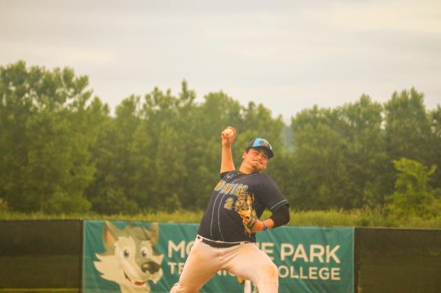 Fond du Lac Dock Spiders' Justin Roitman in action