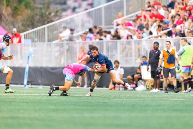 Old Glory DC with the ball against the Miami Sharks