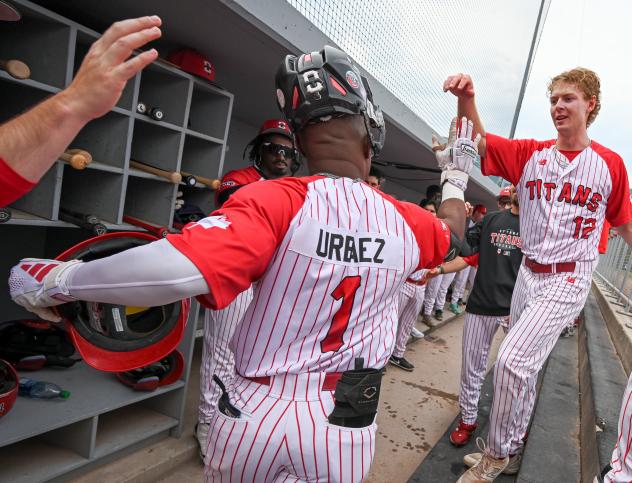 Ottawa Titans infielders Jackie Urbaez and Taylor Wright
