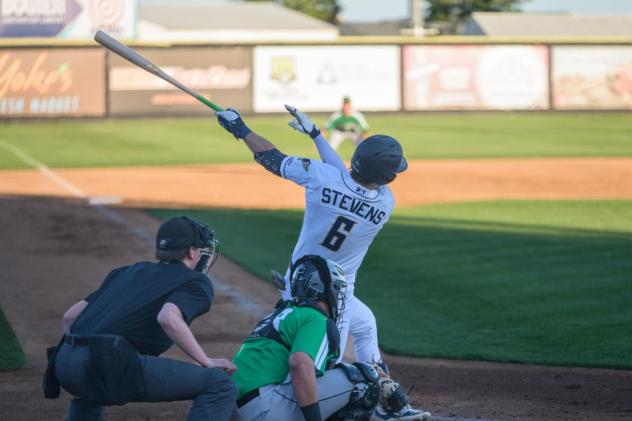 Tri-City Dust Devils' Chad Stevens at bat