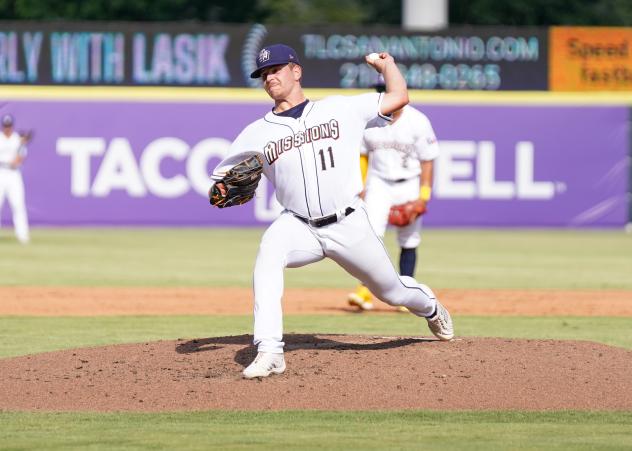 San Antonio Missions pitcher Robby Snelling