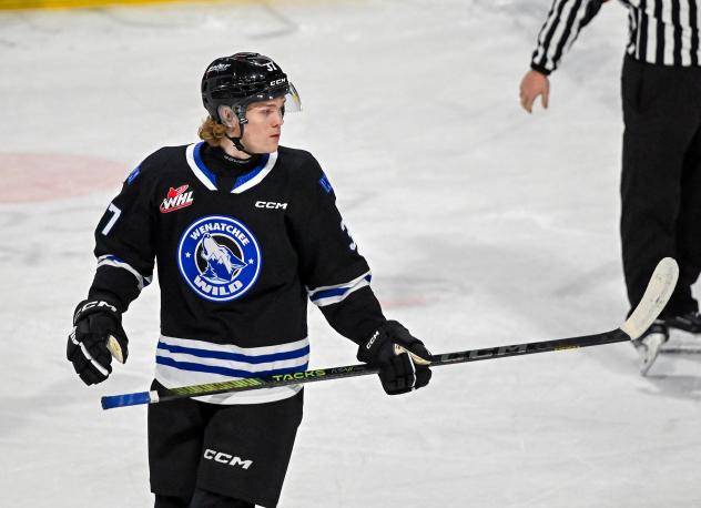 Wenatchee Wild forward Cru Hanas