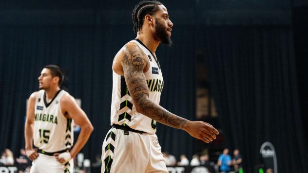 Niagara River Lions on game night