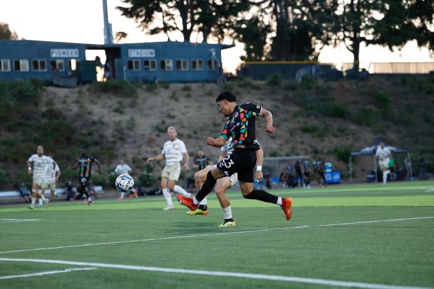 Oakland Roots' Guillermo Diaz in action