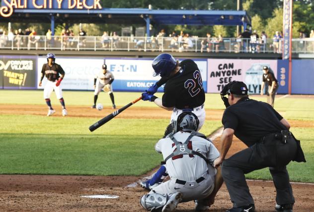 Syracuse Mets' Brett Baty at bat