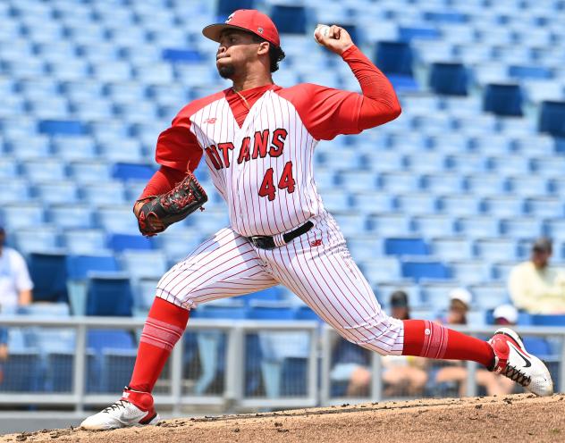 Ottawa Titans pitcher Bryan Peña