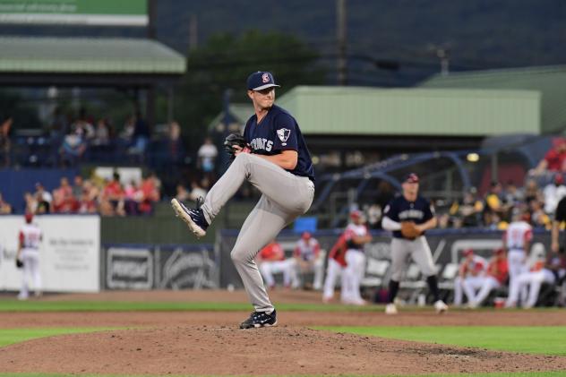 Somerset Patriots pitcher Danny Watson