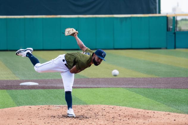 Cleburne Railroaders pitcher Jalen Miller