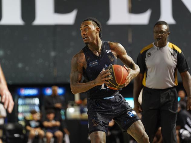 Scarborough Shooting Stars' Cat Barber in action
