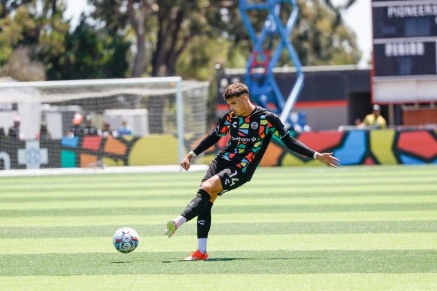 Oakland Roots defender Justin Rasmussen