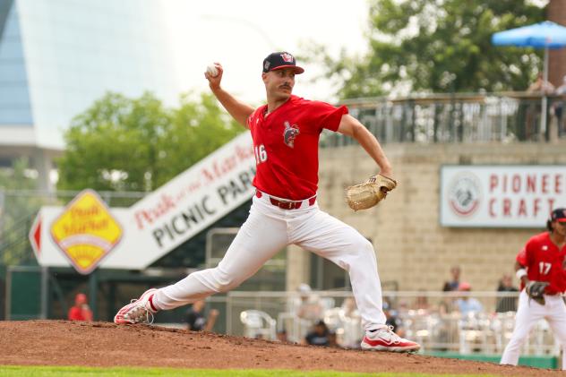 Winnipeg Goldeyes pitcher Joey Matulovich