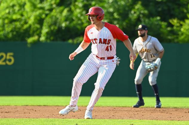 Ottawa Titans infielder Jamey Smart on the basepaths