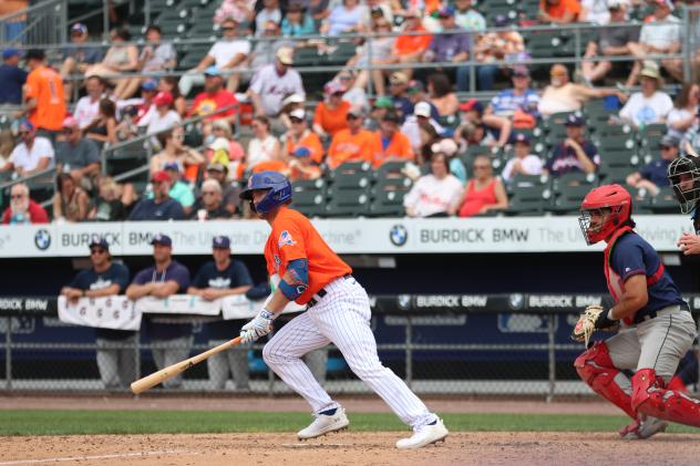 Syracuse Mets' Luke Ritter at bat