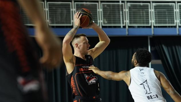 Vancouver Bandits' Marcus Carr versus Scarborough Shooting Stars' Aaron Best