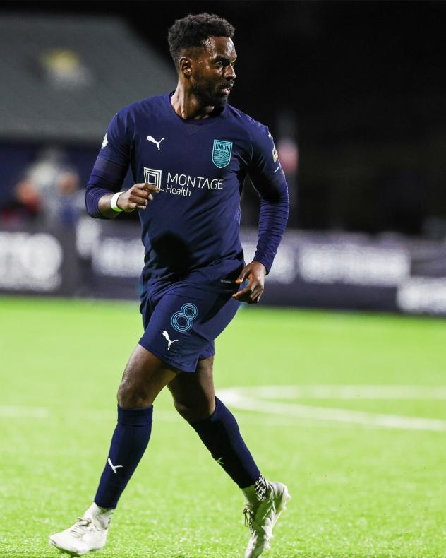 Monterey Bay Football Club midfielder Simon Dawkins