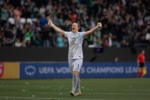 Goalkeeper Almuth Schult with VFL Wolfsburg