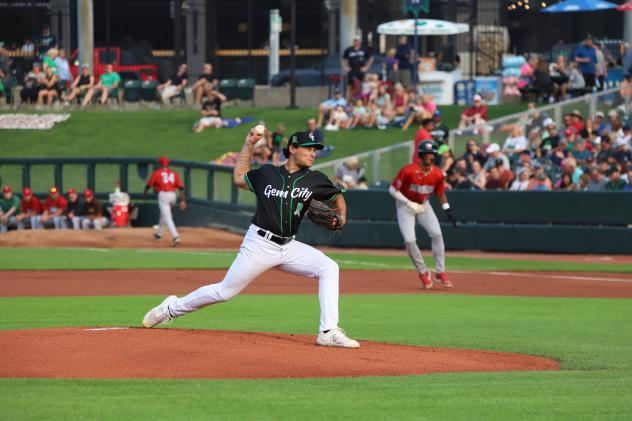 Dayton Dragons pitcher Ryan Cardona
