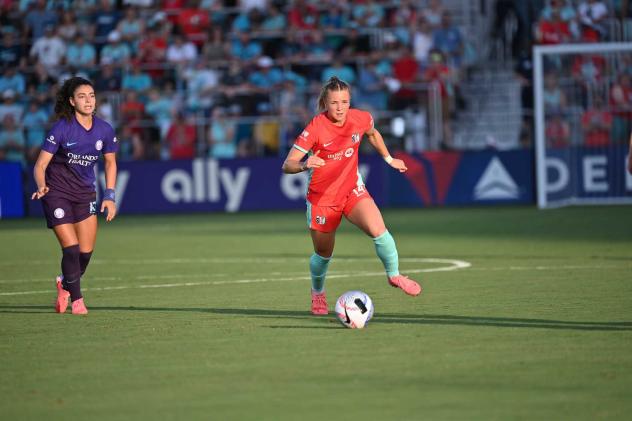 Kansas City Current midfielder Claire Hutton