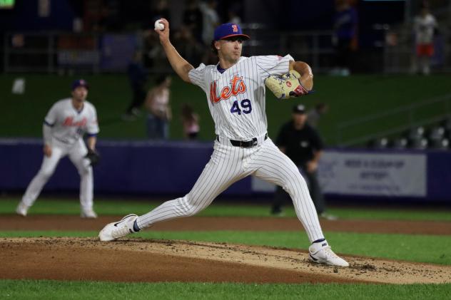 Syracuse Mets' Brandon Sproat on the mound