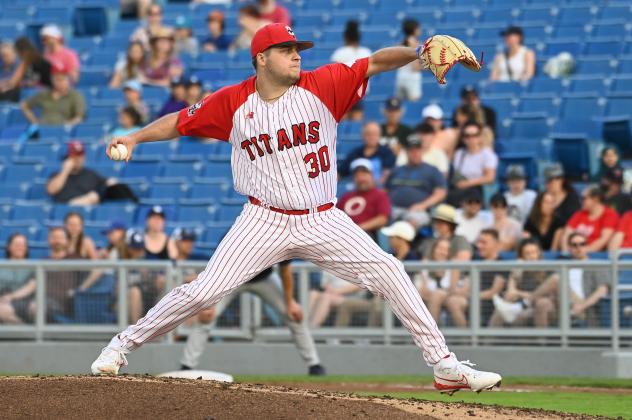 Ottawa Titans' Shane Gray in action