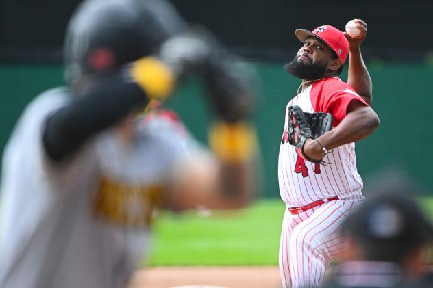 Ottawa Titans' Erasmo Piñales in action