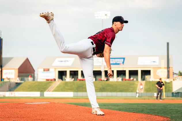 Kansas City Monarchs' Duncan Snider on the mound