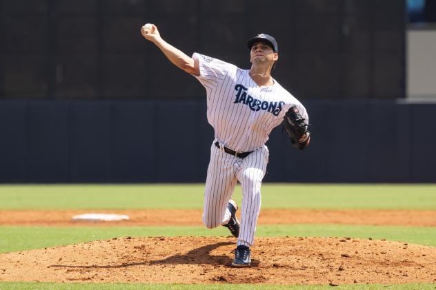 Tampa Tarpons deliver a pitch