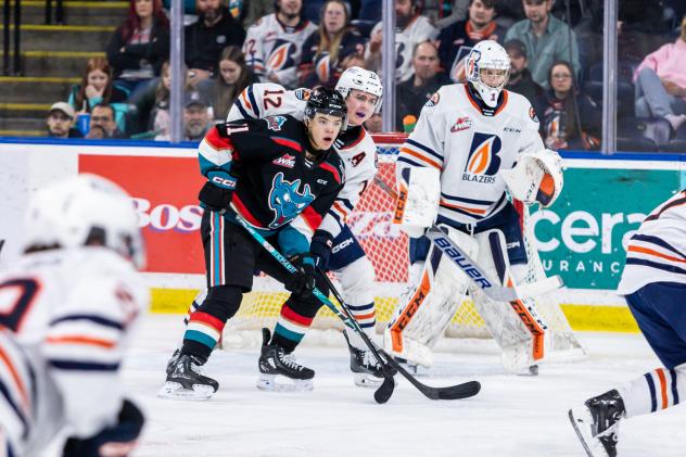 Kelowna Rockets battle the Kamloops Blazers