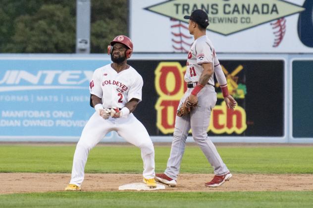 Marcus Chiu of the Fargo-Moorhead RedHawks (right)