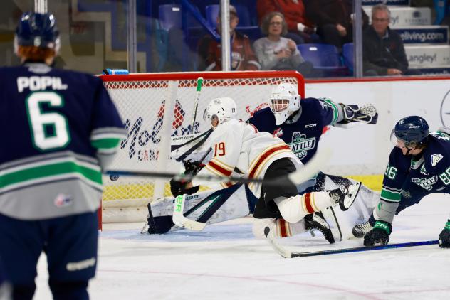 Vancouver Giants right wing Cameron Schmidt with a diving shot attempt vs. the Seattle Thunderbirds