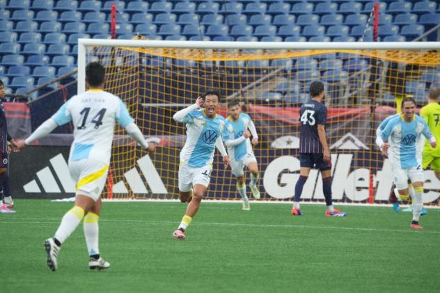 Minjae Kwak celebrates his goal for Chattanooga FC