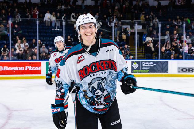 Kelowna Rockets forward Ethan Neutens
