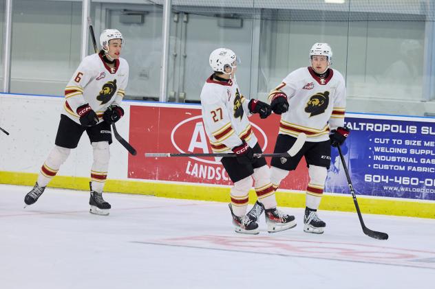 Vancouver Giants celebrate a Mazden Leslie goal