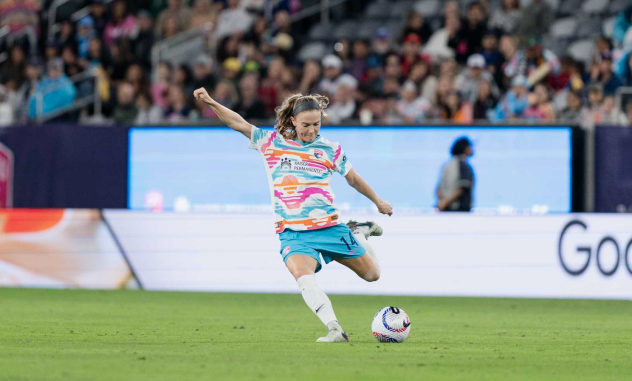 San Diego Wave FC defender Kristen McNabb
