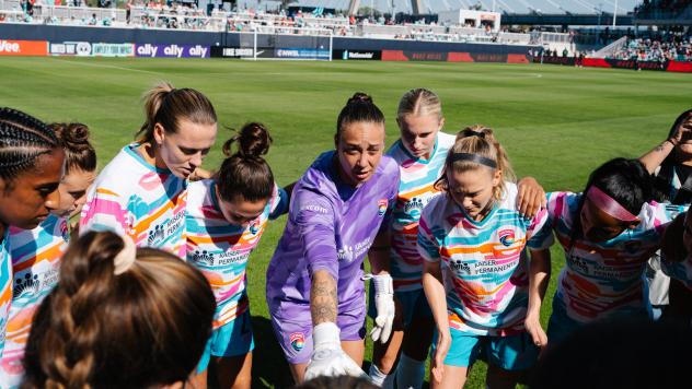 San Diego Wave FC huddle