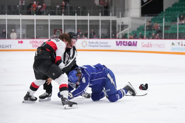 Belleville Senators mix it up with the Syracuse Crunch