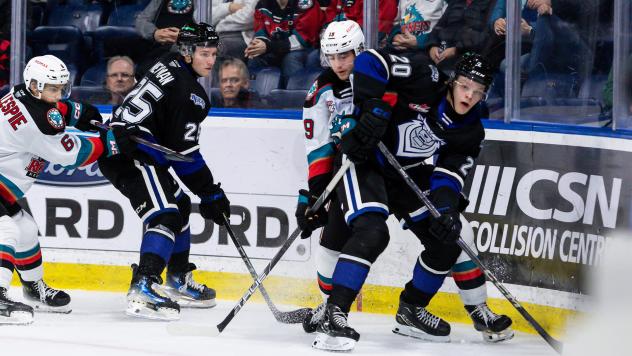 Victoria Royals battle the Kelowna Rockets
