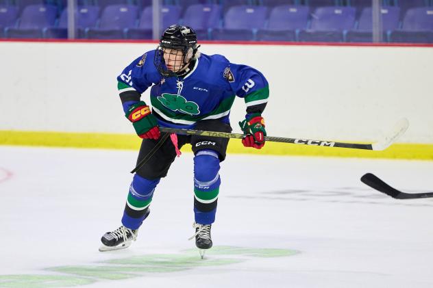 Forward Luca Pura