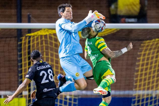 Pittsburgh Riverhounds SC goalkeeper Eric Dick