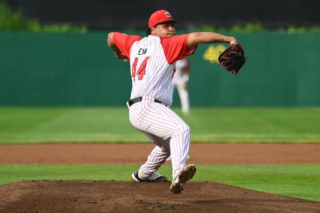 Ottawa Titans pitcher Bryan Peña