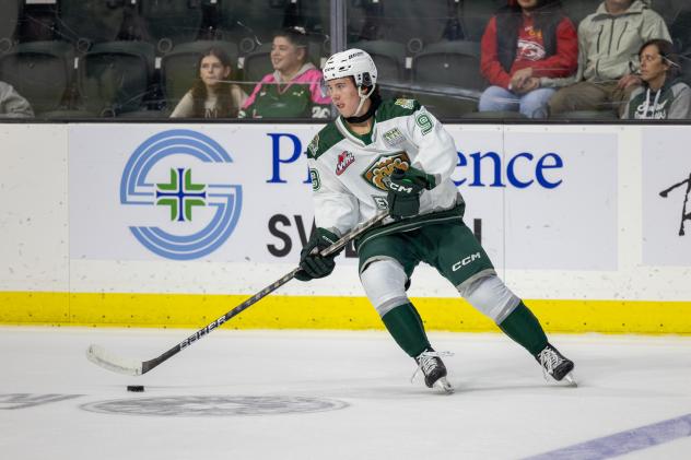 Everett Silvertips defenceman Landon DuPont