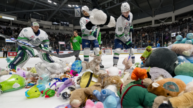 Seattle Thunderbirds Teddy Bear Toss