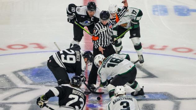 Wichita Thunder face off with the Utah Grizzlies