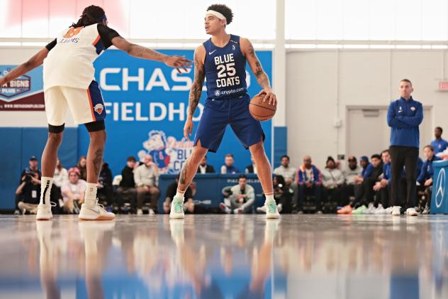 Delaware Blue Coats guard Lester Quinones