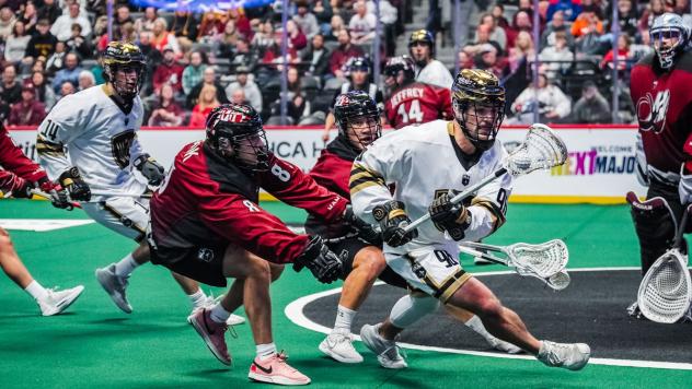 Vancouver Warriors battle the Colorado Mammoth