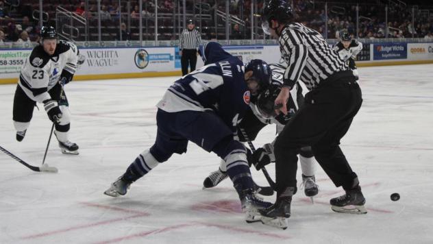 Wichita Thunder face off with the Worcester Railers