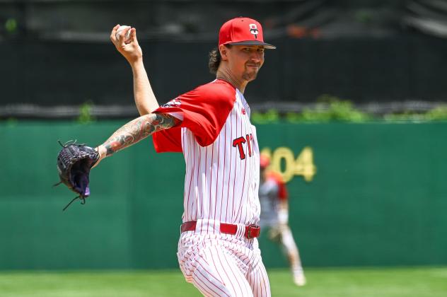 Ottawa Titans pitcher Grant Larson