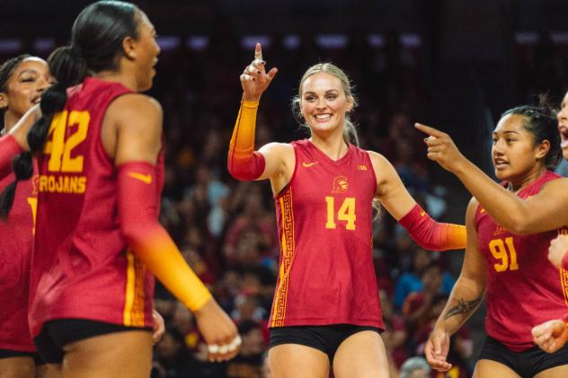 Outside hitter Ally Batenhorst with USC