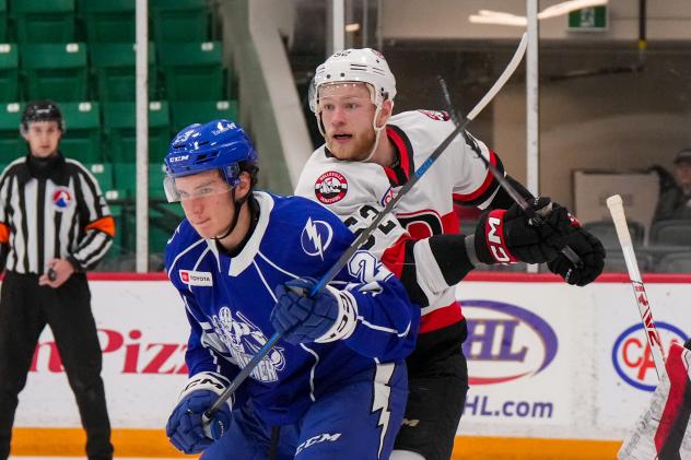 Belleville Senators battle the Syracuse Crunch